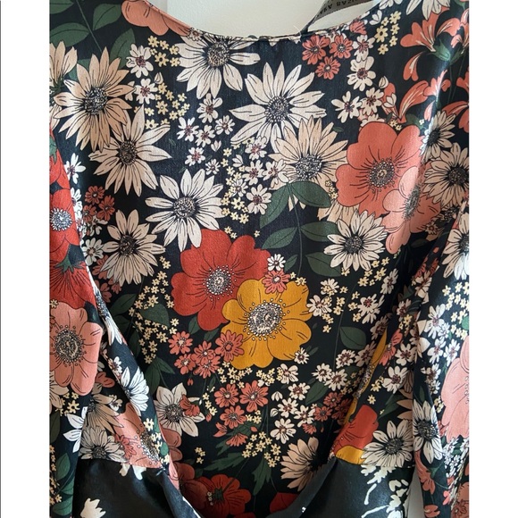 Zara Floral Blouse 💐 - Picture 3 of 7